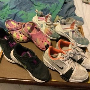 Whole lot of kids shoes